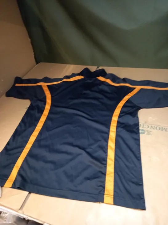 WOLVERHAMPTON WONDERES FOOTBALL JERSEY SIZE UNSPECIFIED