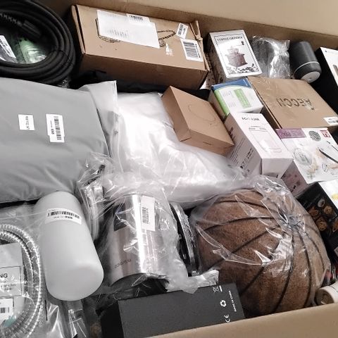 PALLET OF ASSORTED ITEMS INCLUDING COFFEE GRINDER, CLARA FRENCH PRESS, ELECTRIC WISK, ELECTRONIC MOUSE TRAP, FOOD JAR, MINI ELECTRIC CHAIN SAW