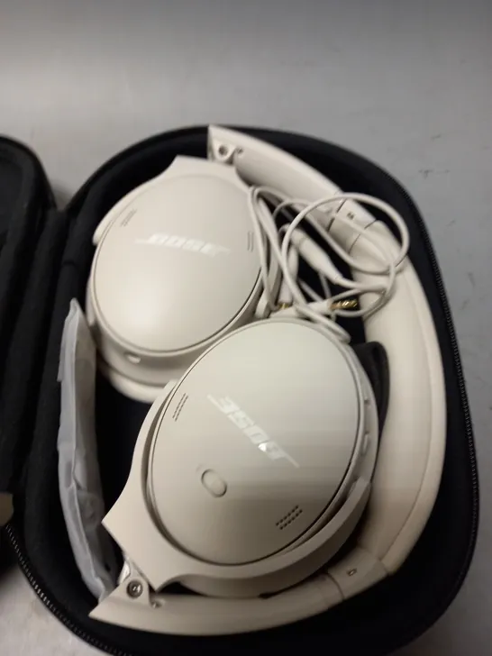 BOXED BOSE QUIETCOMFORT HEADPHONES