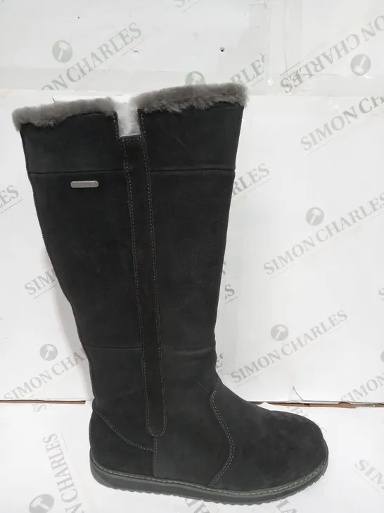 EMU ALL WEATHER WATERPROOF COLL SUEDE SHEEPSKIN MOONTA HIGH BOOT - SIZE 7