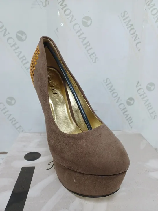 BOX OF 12 MILAYA KHAKI & beige HEELS SIZES VARY   