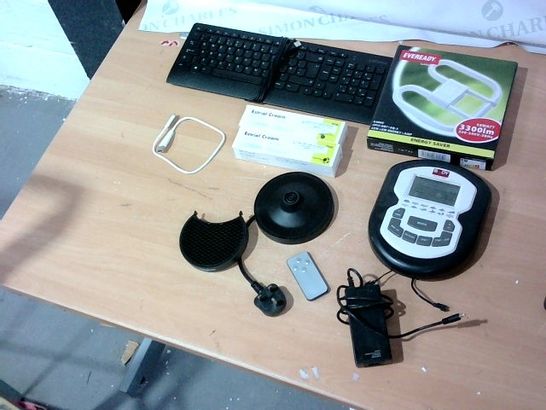 LOT OF APPROXIMATELY 8 ASSORTED HOUSEHOLD ITEMS TO INCLUDE BODY SCULPTURE EXERCISE PART, LENOVO WIRED KEYBOARD, CHARGING CABLE ETC