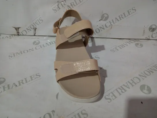 BOXED PAIR OF VIONIC SUNRISE NUALA SANDAL IN CREAM UK SIZE 8