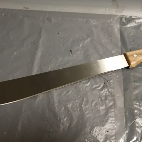 WOODEN HANDELED 18" MACHETTE