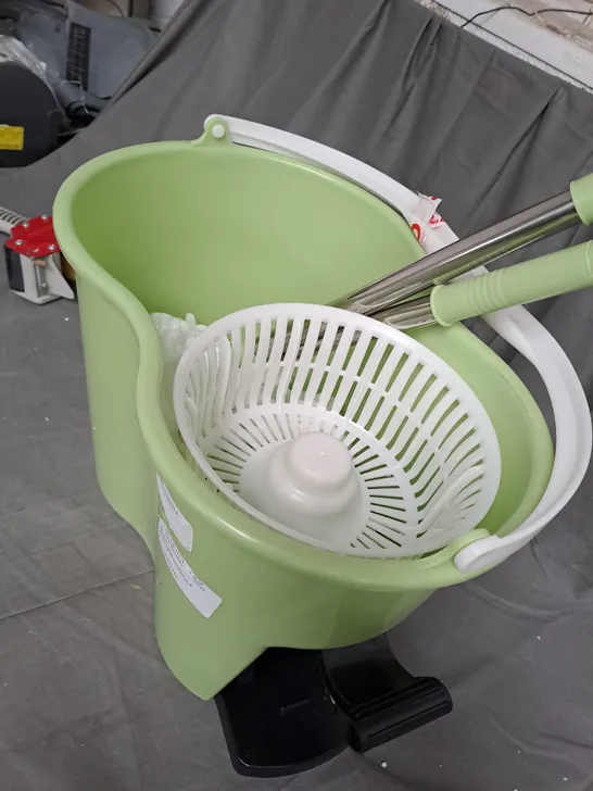 OUTLET SPIN MOP BUCKET SYSTEM 