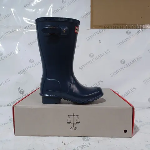 BOXED PAIR OF HUNTER ORIGINAL KIDS WELLINGTON BOOTS IN GLOSSY NAVY COLOUR UK SIZE 12