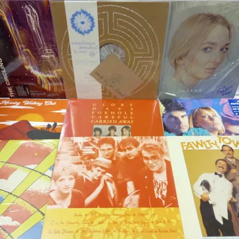 LOT OF 10 ASSORTED VINYLS TO INCLUDE MORNING WALKING CLUB, THE CIRCLING SUN AND THE DARLING BUDS