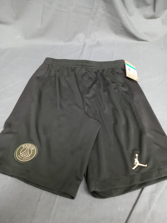 AIR JORDAN KHAKI STANDARD FIT SHORTS - XL KIDS