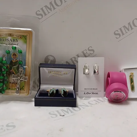 BOX OF APPROX 15 ASSORTED ITEMS TO INCLUDE -ALLIE & POSIE EAR RINGS - SNAP ON PINK WATCH - HENRY VI CUFF LINKS ECT