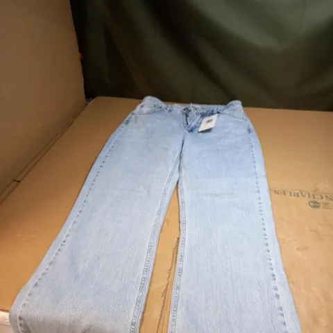 BOA MEDIUM WIDE LED LIGHT BLUE JEANS 