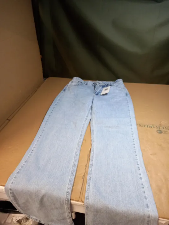 BOA MEDIUM WIDE LED LIGHT BLUE JEANS 