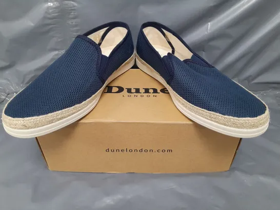 BOXED PAIR OF DUNE LONDON 165 FERDO MESH ESPADRILLE SHOES IN NAVY SIZE 9