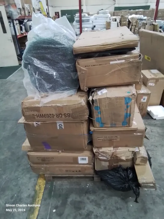 A PALLET OF VARIOUS FURNITURE PARTS AND CUSHIONS 