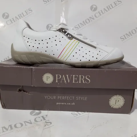 BOXED PAIR OF PAVERS SHOES IN WHITE SIZE 6