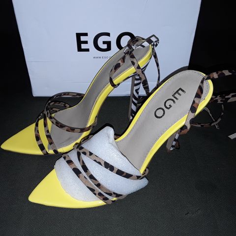 BOXED PAIR OF EGO RAJA SCRAPPY HEELED SHOES - 5