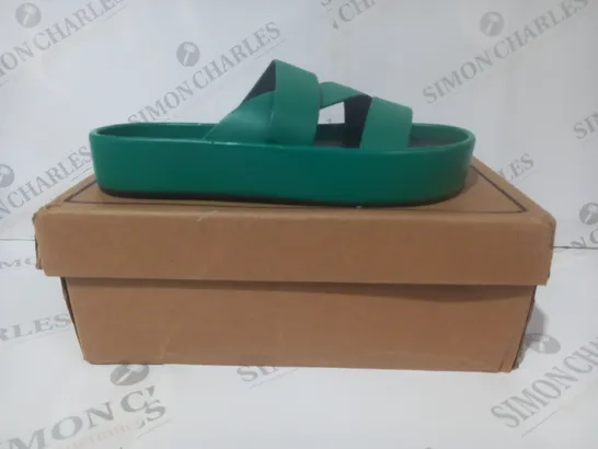 BOXED PAIR OF ASOS DESIGN OPEN TOE LEATHER FLAT MULES IN GREEN UK SIZE 6