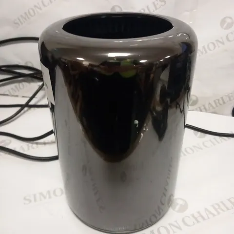 APPLE MAC PRO 6.1 A1481 DESKTOP COMPUTER