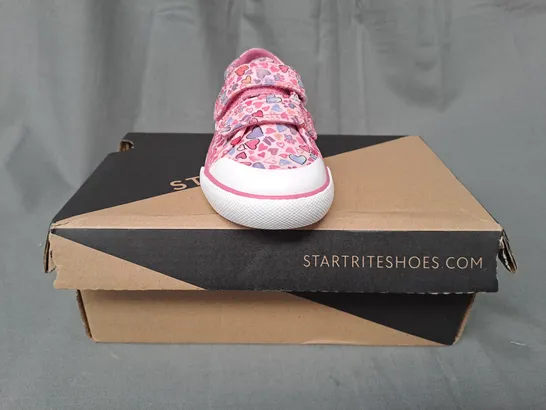 BOXED PAIR OF START RITE KIDS CANVAS SHOES IN PINK W. LOVEHEART DESIGN EU SIZE 24