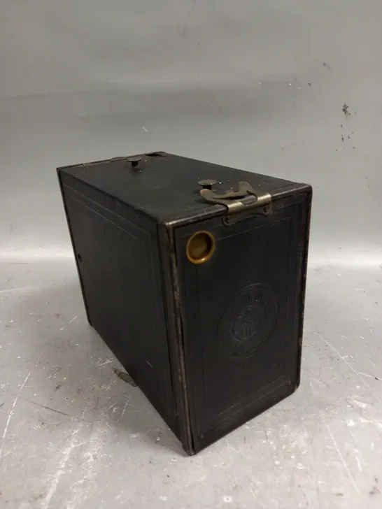 KODAK EASTMAN BROWNIE NO.2 VINTAGE BOX CAMERA