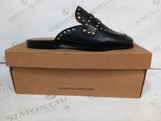 BOXED PAIR OF RIVER ISLAND PANINI SLIP-ON SHOES IN BLACK W. GOLD EFFECT STUDS UK SIZE 5