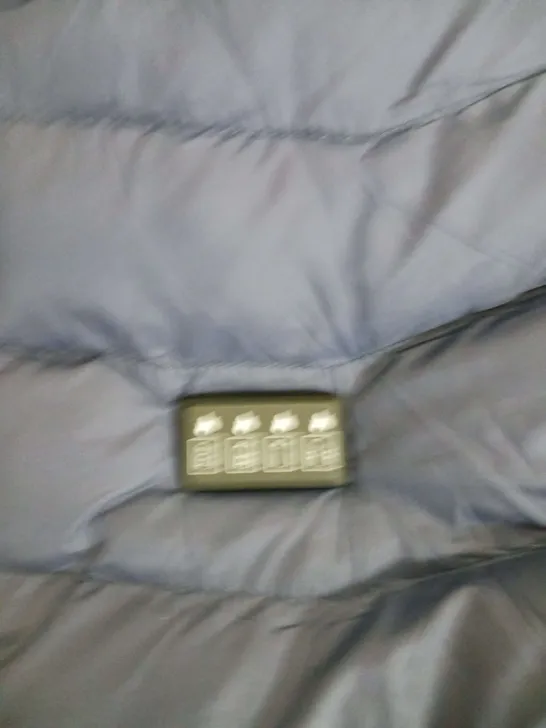 CHILDS HEATED PUFFA JACKET NAVY SIZE M 4642964Simon Charles Auctioneers