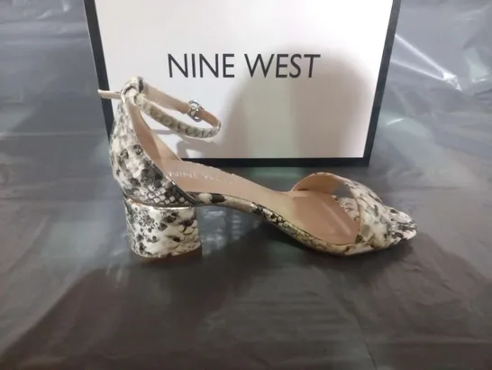 BOXED NINE WEST WINNIE SILVER SNAKE PRINT SIZE 3