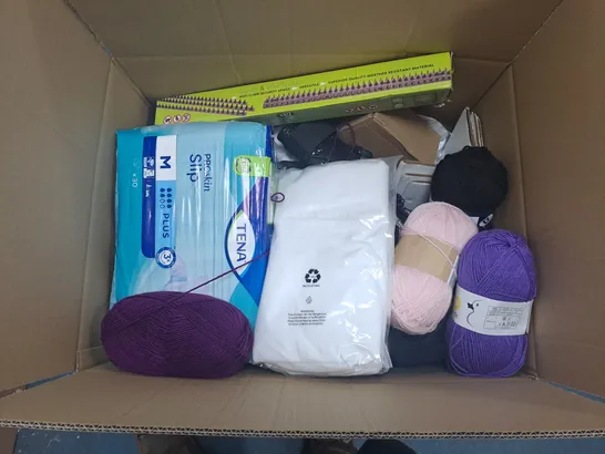 LARGE BOX OF APPROXIMATELY 15 ASSORTED HOUSEHOLD  ITEMS TOO INCLUDE BAGS , WOOL  , WALL SPIKES  , ETC 
