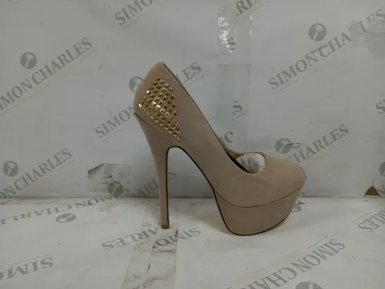 4 PAIRS OF MILAYA PLATFORM HEELS IN BEIGE VARIOUS SIZES TO INCLUDE SIZES 35, 38, 40 