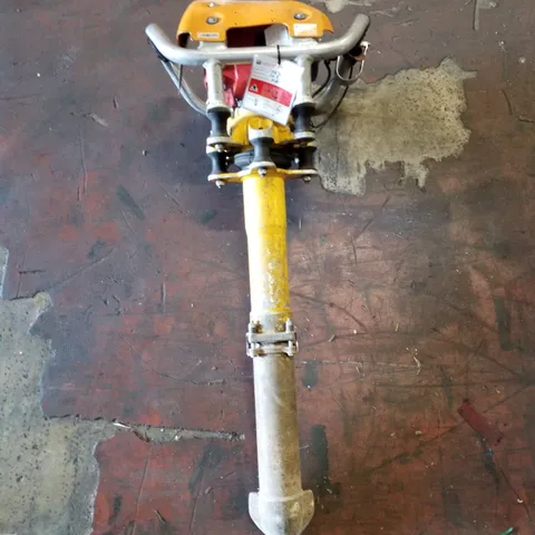 ROBEL 2 STROKE VERTICAL TAMPER