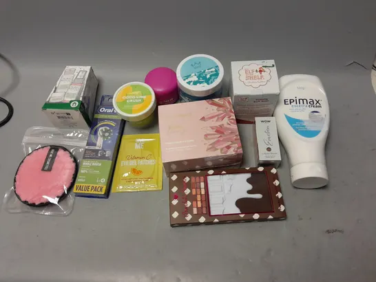 BOX OF APPROXIMATELY 15 COSMETIC ITEMS TO INCLUDE ORAL-B CROSS ACTION HEADS, ROYAL ESSENCE ROSE, AND LONDON WOW EMTIONS ETC. 