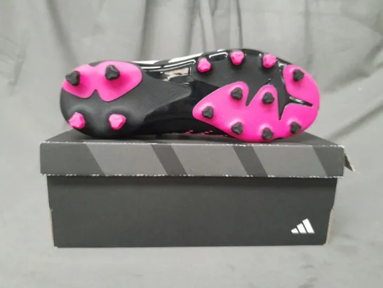 BOXED PAIR OF ADIDAS PREDATOR ACCURACY .3 SHOES IN BLACK/PINK/WHITE UK SIZE 5