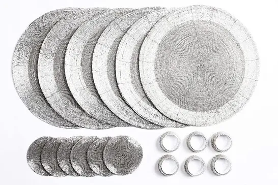 BAGGED 18 PIECE PLACEMAT SET COLOUR: SILVER