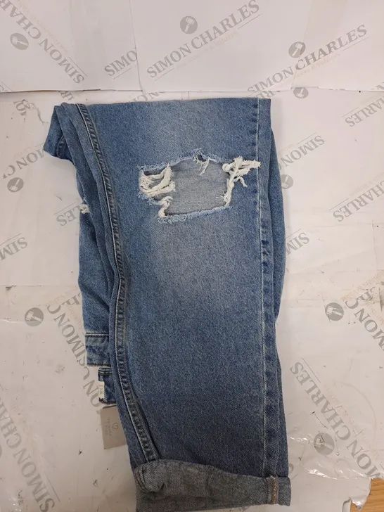 WOMENS RIPPED MOM JEANS SIZE 16