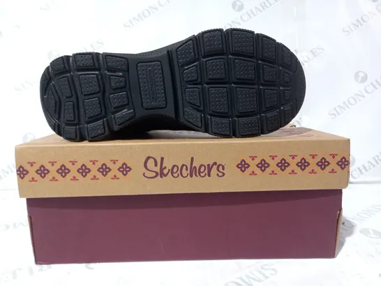 BOXED PAIR OF SKECHERS SHOES IN BLACK UK SIZE 6.5