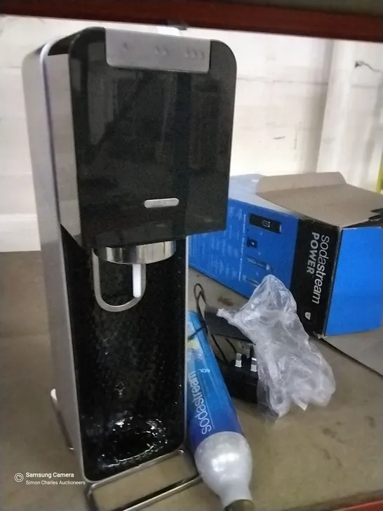 BOXED SODA STREAM POWER SPARKL8NG WATER MAKER