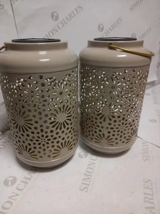 GARDEN REFLECTIONS SET OF 2 PATTERNED SOLAR LANTERNS, FLOWER