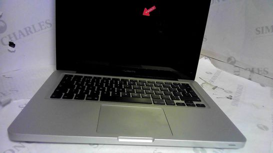 SILVER APPLE MACBOOK PRO CORE I5 500GB