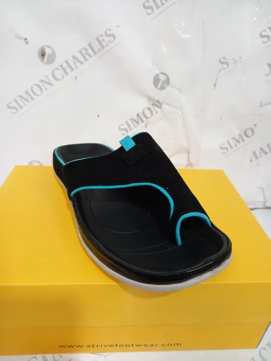 BOXED STRIVE BLACK BLUESTRIPE SANDALS SIZE 6