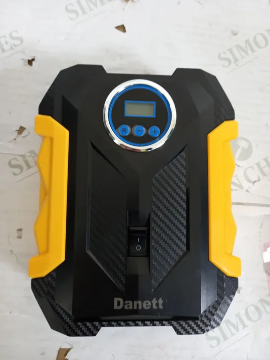 DANETT PORTABLE TIRE INFLATOR 