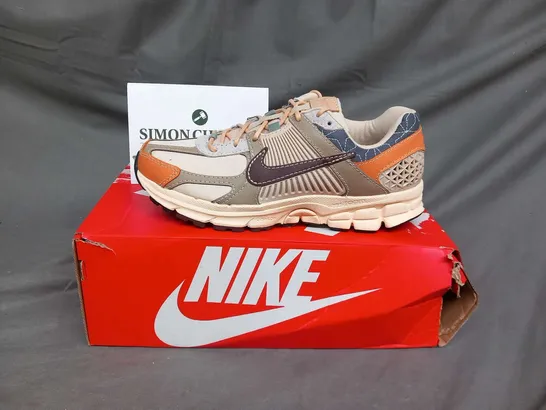 BOXED NIKE ZOOM VOMERO 5 SANDRIFT SIZE 6