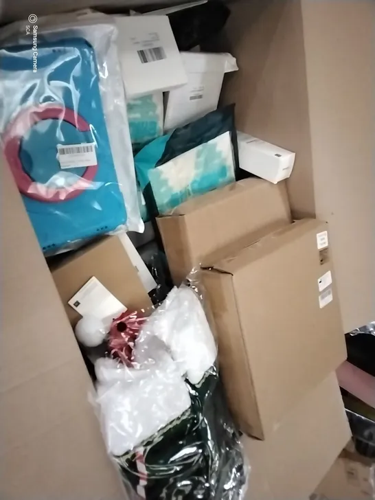 PALLET CONTAINING 6 BOXES OF ASSORTED HOUSEHOLD ITEMS TO INCLUDE RESIN VANITY TRAYS, CONDITIONING SHAMPOO AND WOODEN PHONE STANDS