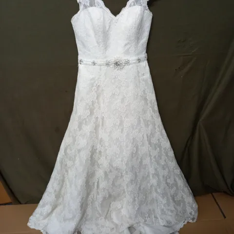 ROSETTA NICOLINI LACE EMBELLISHED WEDDING DRESS - SIZE RNP