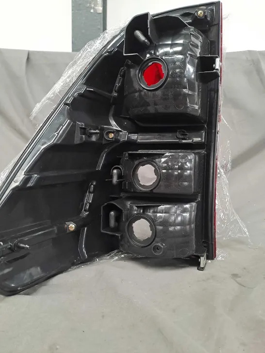 REAR TAIL LIGHT HOUSING FOR TOYOTA HILUX 