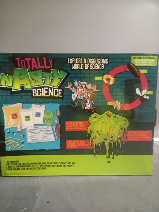 LOT OF 8 TOTALLY NASTY SCIENCE PLAY SETS