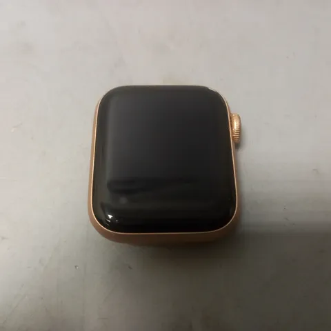 APPLE WATCH SE (40mm) (NO STRAP)