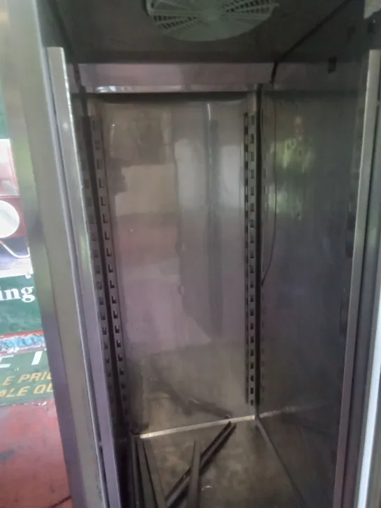 COMMERCIAL SINGLE FREESTANDING FRIDGE 