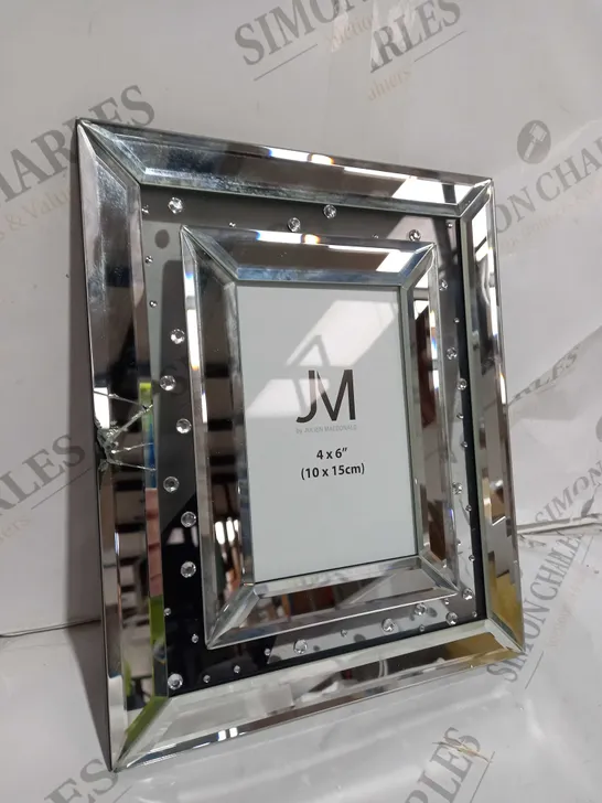 BOXED JM BY JULIEN MACDONALD PICTURE FRAME- COLLECTION ONLY 