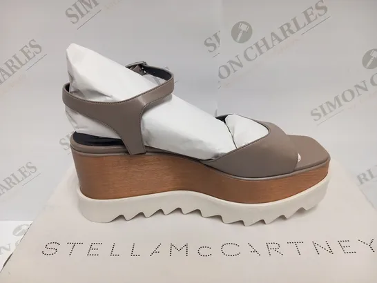 BOXED PAIR OF STELLA MCCARTNEY LIGHTGREY SANDAL SIZE 37.5