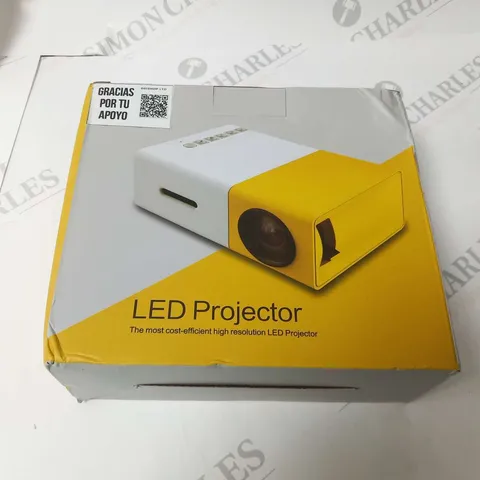 BOXED LED PROJECTOR 