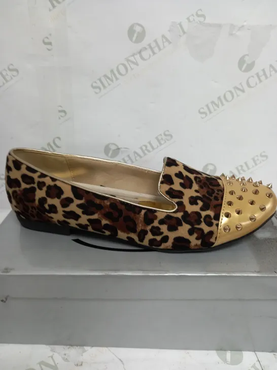 BOXED CASANDRA LEOPARD PRINT GOLD TOE SHOES - SIZE 6